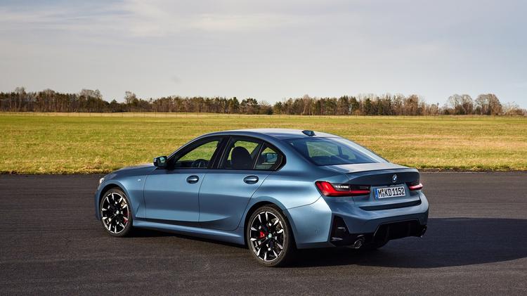 BMW 3 SERIES SALOON 320i M Sport 4dr Step Auto [Tech/Pro Pack]