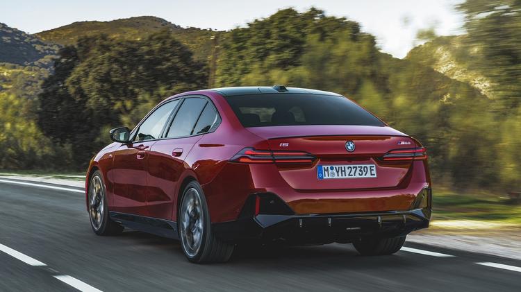 BMW 5 SERIES SALOON 520i M Sport Pro 4dr Auto [Tech Plus]