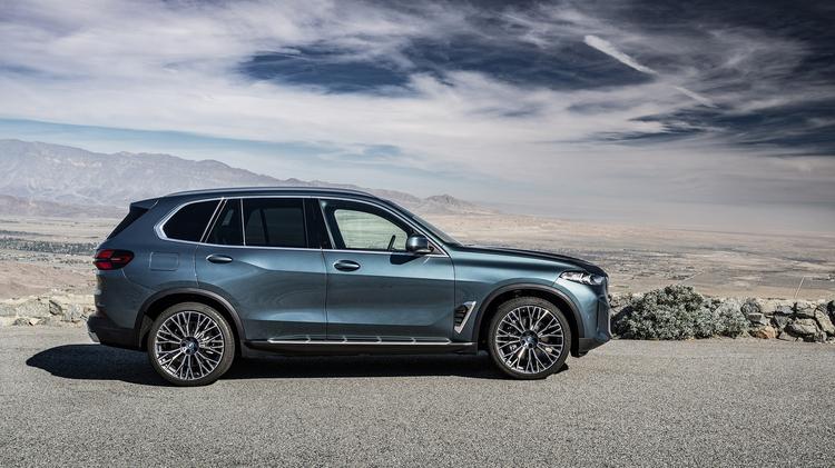 BMW X5 DIESEL ESTATE xDrive30d MHT xLine 5dr Auto
