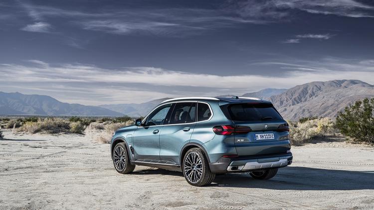 BMW X5 DIESEL ESTATE xDrive30d MHT xLine 5dr Auto