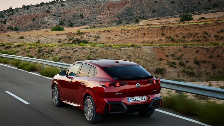 BMW iX2 ELECTRIC HATCHBACK 230kW xDrive30 M Sport 65kWh 5dr Auto