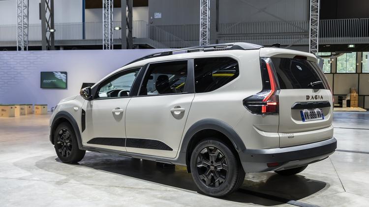 DACIA JOGGER ESTATE 1.8 HEV Extreme 5dr Auto