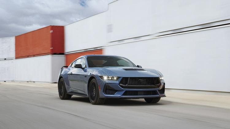FORD MUSTANG FASTBACK 5.0 V8 Dark Horse 2dr Auto