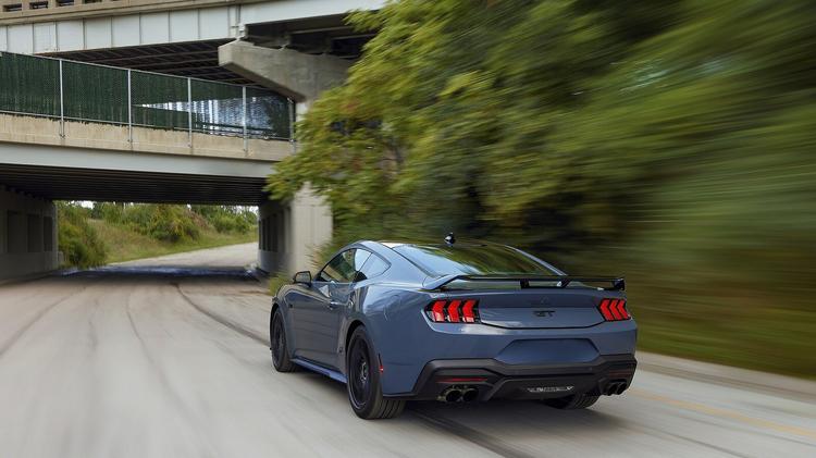 FORD MUSTANG FASTBACK 5.0 V8 Dark Horse 2dr Auto