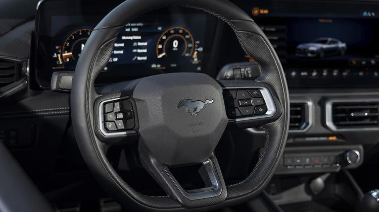 FORD MUSTANG FASTBACK 5.0 V8 Dark Horse 2dr Auto
