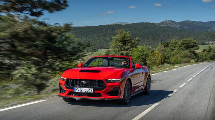 FORD MUSTANG CONVERTIBLE 5.0 V8 GT 2dr Auto