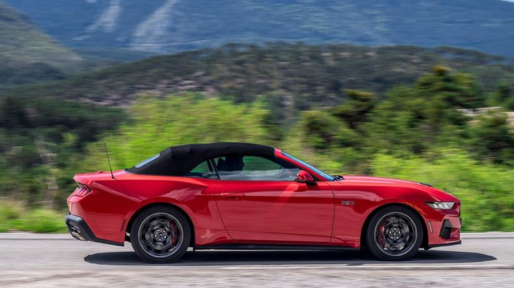 FORD MUSTANG CONVERTIBLE 5.0 V8 GT 2dr Auto