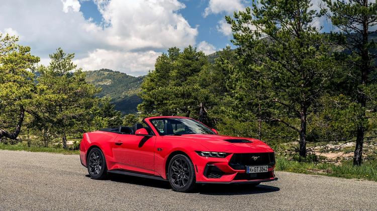 FORD MUSTANG 5.0 V8 GT 2dr Auto