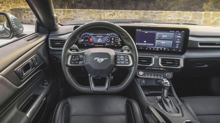 FORD MUSTANG CONVERTIBLE 5.0 V8 GT 2dr Auto