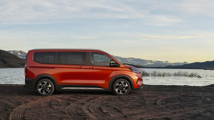 FORD TRANSIT CUSTOM 340 L2 PETROL FWD 2.5 PHEV 232ps H1 Kombi Limited 9 Seater Auto