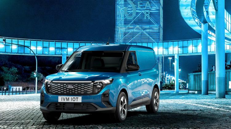 FORD TRANSIT COURIER 1.5 EcoBlue Leader Van
