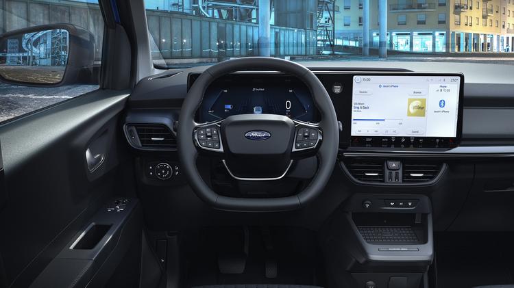 FORD TRANSIT COURIER DIESEL 1.5 EcoBlue Leader Van