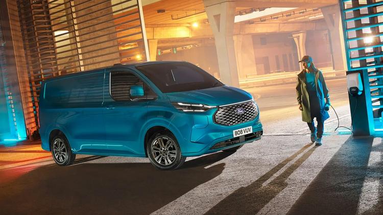 FORD TRANSIT CUSTOM 280 L2 DIESEL FWD 2.0 EcoBlue 110ps H1 Double Cab Van Trend