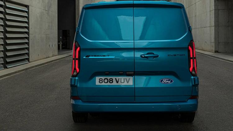 FORD TRANSIT CUSTOM 280 L2 DIESEL FWD 2.0 EcoBlue 110ps H1 Double Cab Van Trend