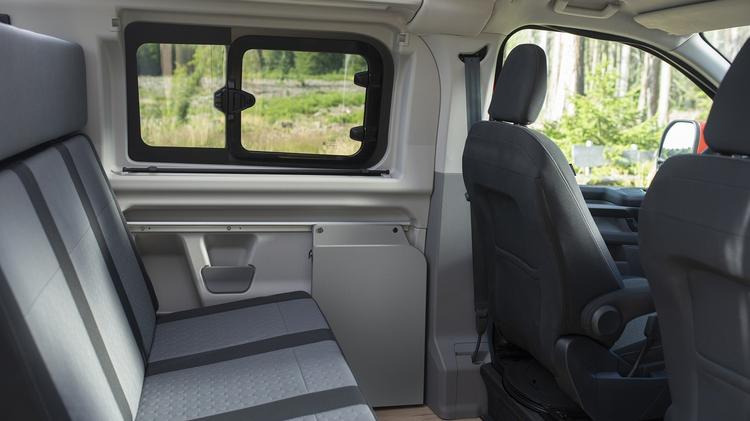 FORD TRANSIT CUSTOM DIESEL ESTATE 2.0 EcoBlue L1 Nugget Titanium 4dr