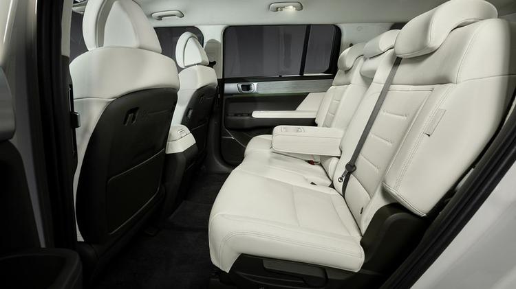 HYUNDAI SANTA FE ESTATE 1.6 TGDi 288 PHEV Calligraphy 5dr 4WD Auto [NI]