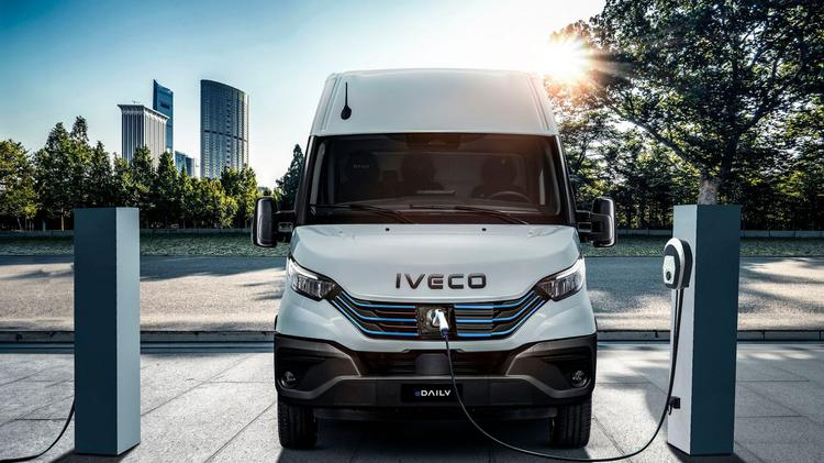 IVECO eDAILY 42C14 ELECTRIC 140kW 74kWh Crew Cab Dropside 4100 WB Auto [22kW]