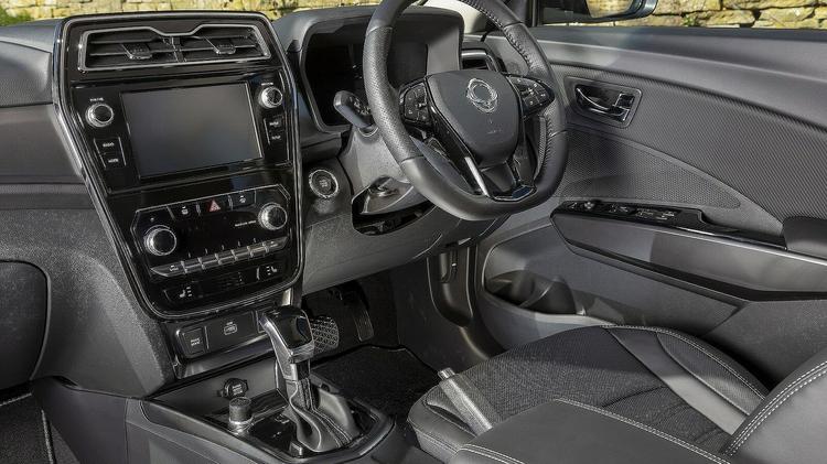 KGM TIVOLI HATCHBACK 1.5 K40 5dr Auto