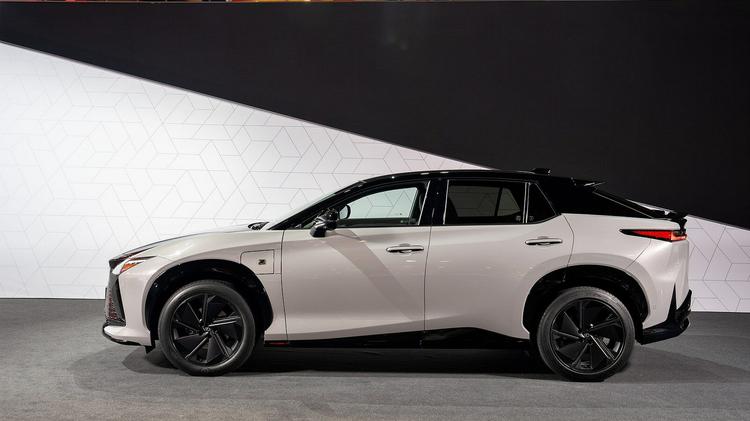 LEXUS RZ ELECTRIC ESTATE 450e 230kW Direct4 71.4 kWh 5dr Auto [Premium +]