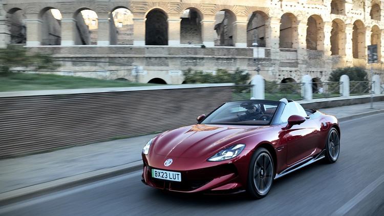MG MOTOR UK CYBERSTER CONVERTIBLE 375kW GT Dual Motor 77 kWh 2dr AWD Auto
