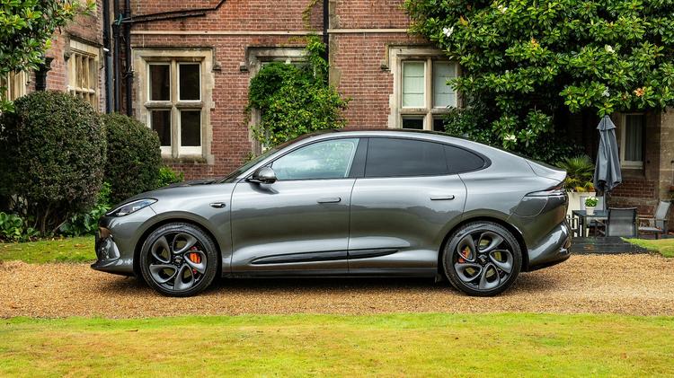 MG MOTOR UK IM6 ELECTRIC ESTATE 300kW Long Range 100kWh 5dr Auto