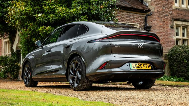 MG MOTOR UK IM6 ELECTRIC ESTATE 300kW Long Range 100kWh 5dr Auto