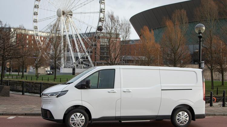 MAXUS DELIVER 7 L2 DIESEL FWD 2.0 D20 H1 Van