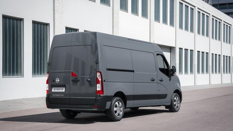 NISSAN INTERSTAR F35 L3 DIESEL 2.0 dci 130ps Acenta Chassis Cab