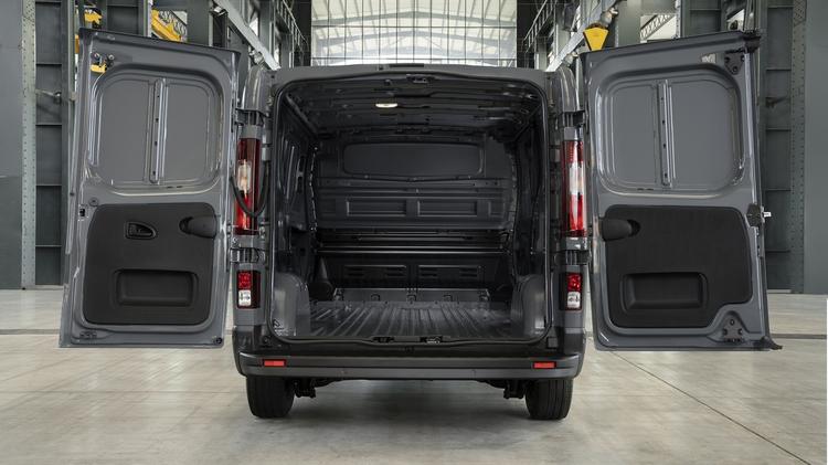 NISSAN INTERSTAR F35 L3 DIESEL 2.0 dci 130ps Acenta Chassis Cab