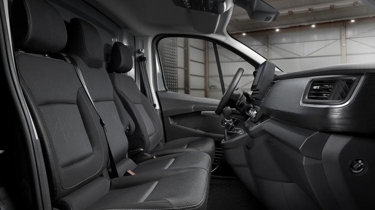 NISSAN INTERSTAR F35 L3 DIESEL 2.0 dci 130ps Acenta Chassis Cab