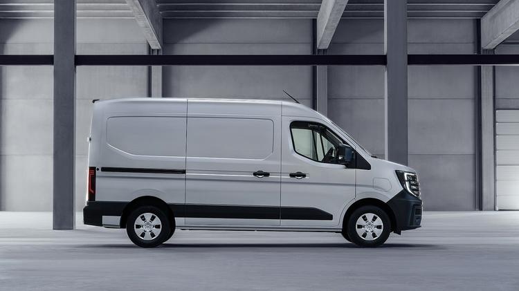NISSAN INTERSTAR F35 L3 ELECTRIC 105kW 87kWh Acenta Dropside Auto