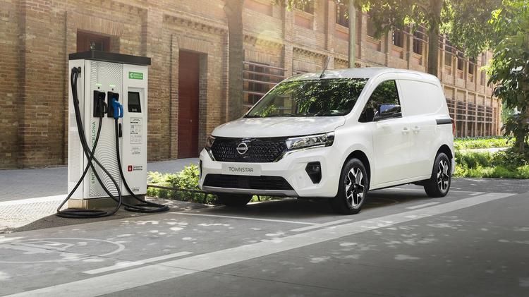 NISSAN TOWNSTAR L2 ELECTRIC 90kW Acenta Van Auto 45kWh