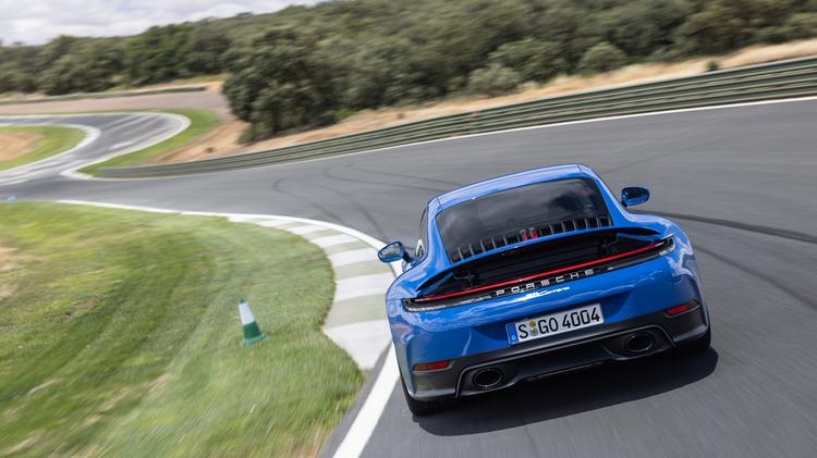 PORSCHE 911 [992] CARRERA COUPE 2dr PDK [4 Seat]