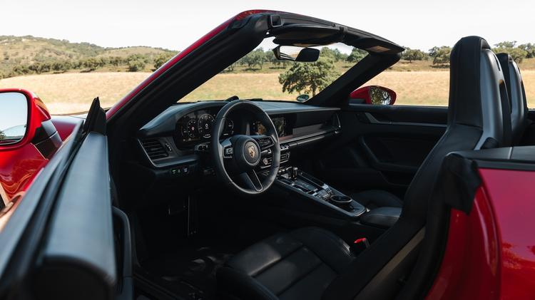 PORSCHE 911 [992] CARRERA CABRIOLET 2dr PDK