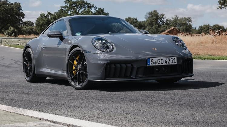 PORSCHE 911 [992] CARRERA COUPE GTS t-Hybrid 2dr PDK [4 Seat]