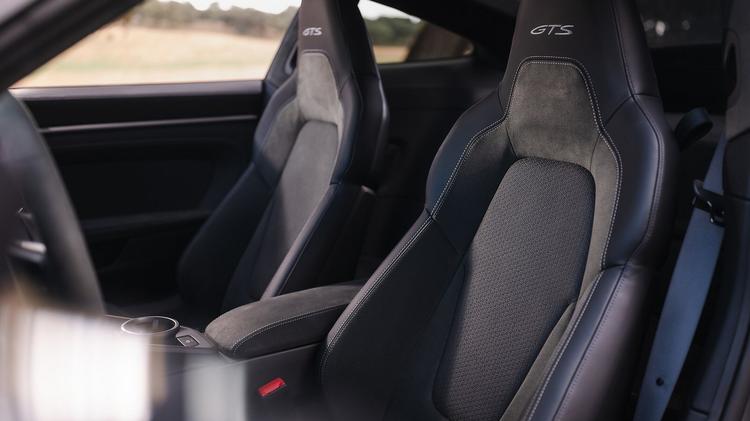 PORSCHE 911 [992] CARRERA COUPE GTS t-Hybrid 2dr PDK [4 Seat]