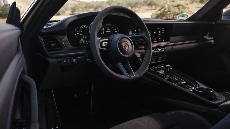 PORSCHE 911 [992] CARRERA COUPE GTS t-Hybrid 2dr PDK [4 Seat]