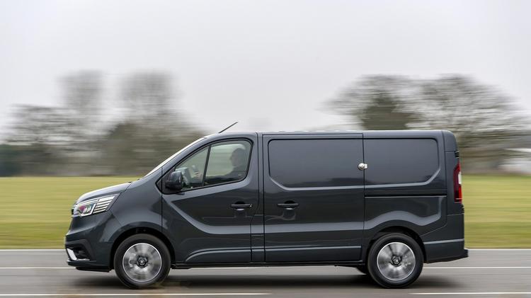 RENAULT TRAFIC LWB DIESEL LL30 Blue dCi 150 Advance [Safety] Van EAG9