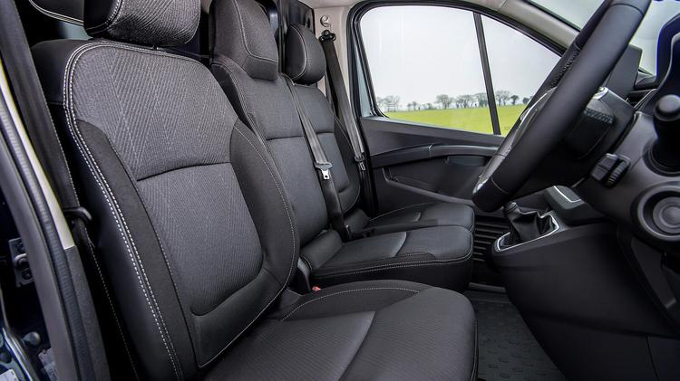 RENAULT TRAFIC LWB DIESEL LL30 Blue dCi 150 Advance [Safety] Van EAG9