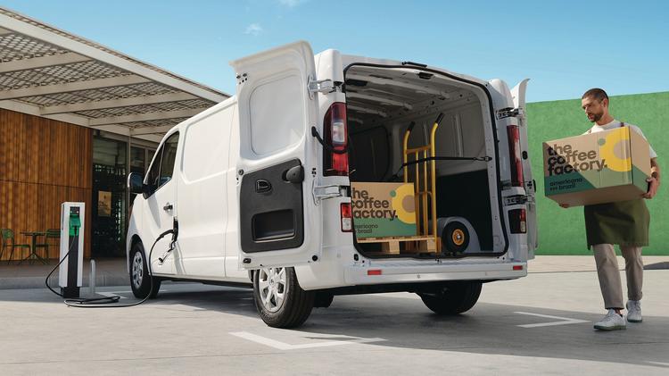 RENAULT TRAFIC E-TECH LWB ELECTRIC LH30 90kW 52kWh Advance High Roof Van Auto