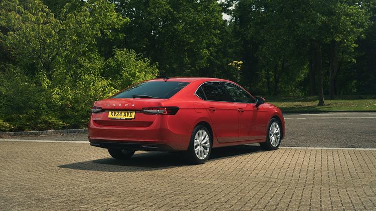 SKODA SUPERB DIESEL HATCHBACK 2.0 TDI SE L 5dr DSG