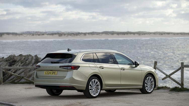 SKODA SUPERB ESTATE 1.5 TSI e-TEC SE Technology 5dr DSG