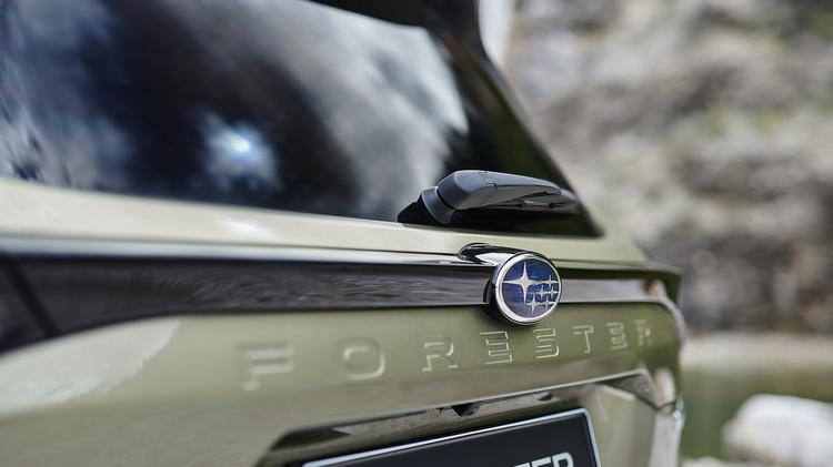 SUBARU FORESTER ESTATE 2.0i e-Boxer Limited 5dr Lineartronic