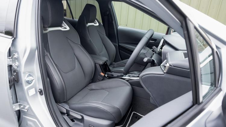 TOYOTA COROLLA TOURING SPORT 2.0 Hybrid Design 5dr CVT