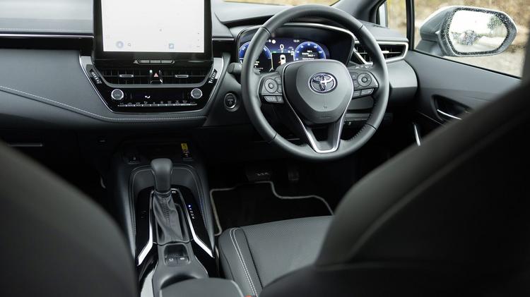 TOYOTA COROLLA TOURING SPORT 2.0 Hybrid Design 5dr CVT