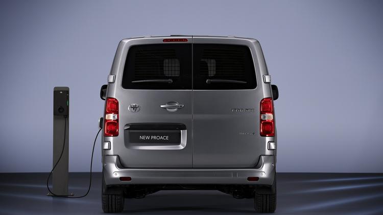 TOYOTA PROACE MEDIUM ELECTRIC 100kW Icon 75kWh Van Auto