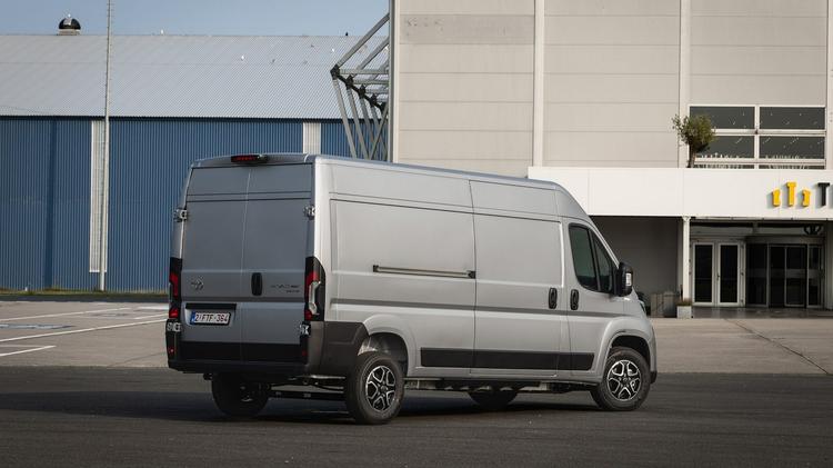 TOYOTA PROACE MAX L2 DIESEL 2.2D 140 Icon H2 Van