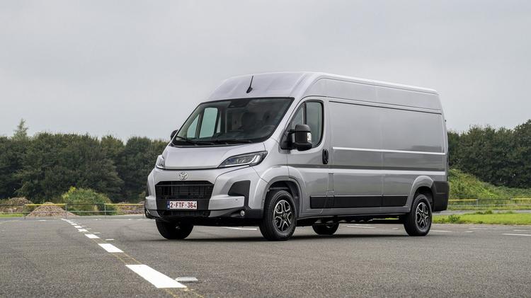 TOYOTA PROACE MAX 2.2D 140 Icon H2 Van