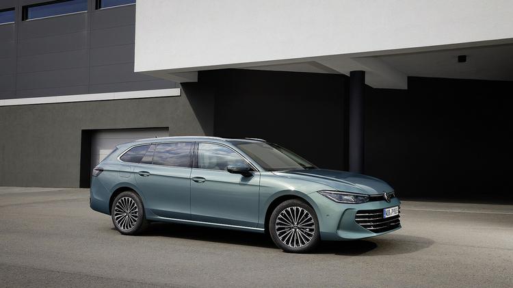 VOLKSWAGEN PASSAT ESTATE 1.5 TSI Life 5dr DSG