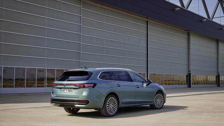 VOLKSWAGEN PASSAT ESTATE 1.5 TSI Life 5dr DSG